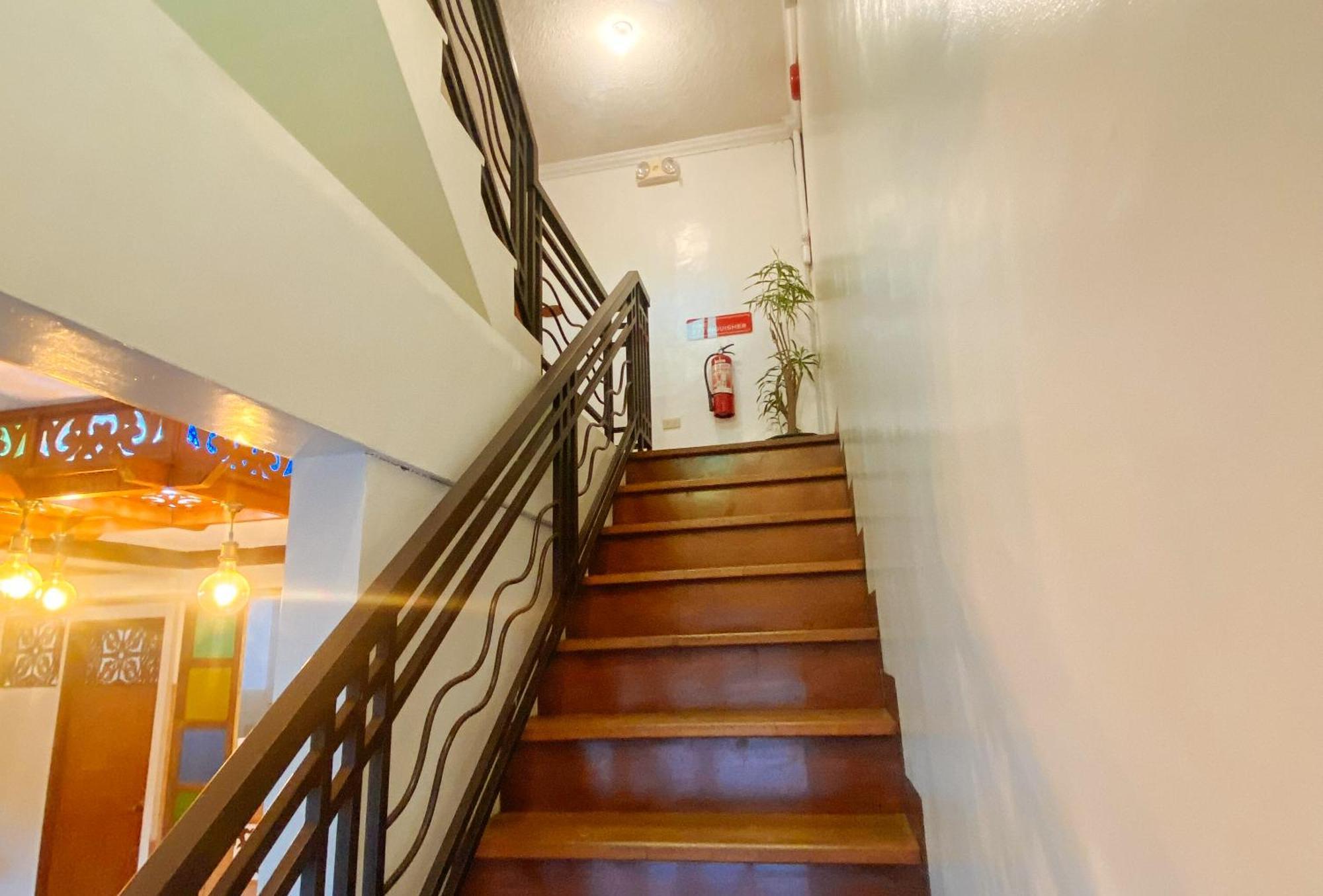 Reddoorz Plus At Balai Sofia Bed & Breakfast Batangas Talisay  Exterior foto